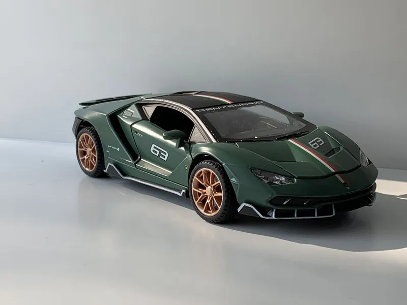 Modelka Lamborghini Centenario 1:24 6