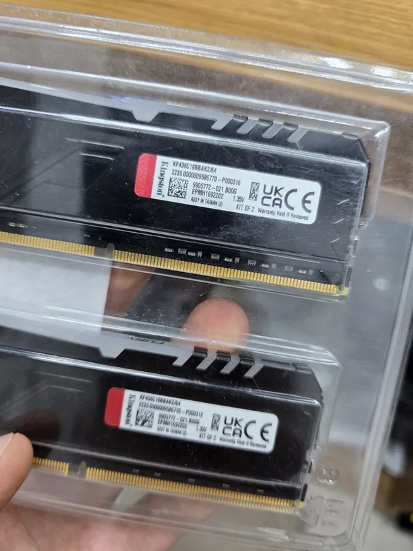DDR4 64gb Kingston FURY Beast RGB 3600 32x2