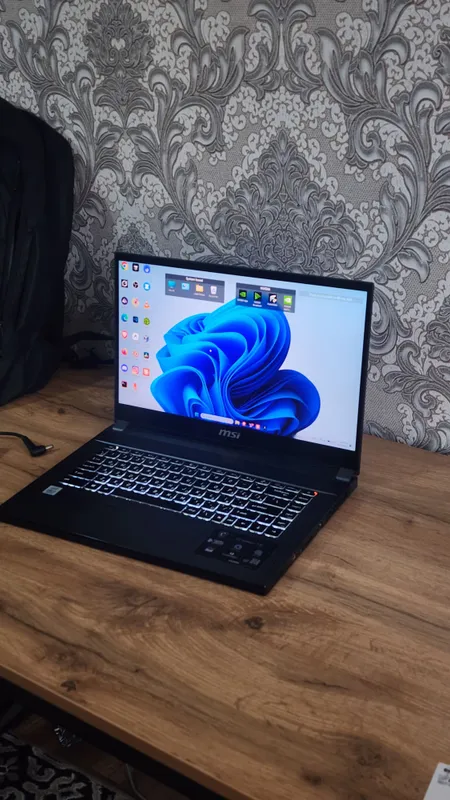 MSI Creator 15 [RTX 2060, i7, 4K]