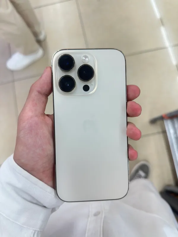 Iphone 14 pro gold 1