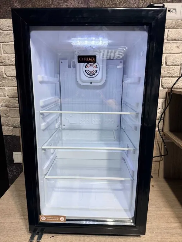 Витринный холодильник Aiwa 98л с гарантией 1 год + доставка на дом.