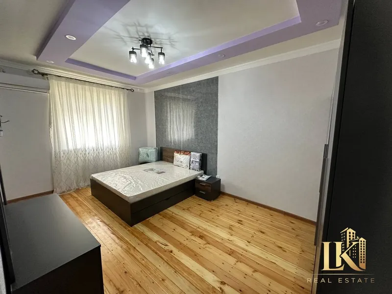 3 xonali kvartira sotiladi, 100 m², 5/5, Mirabod tumani (mo‘ljal: “Rossiya” mehmonxonasi) 3 3 xonali kvartira sotiladi, 100 m², 5/5, Mirabod tumani (mo‘ljal: “Rossiya” mehmonxonasi) 3