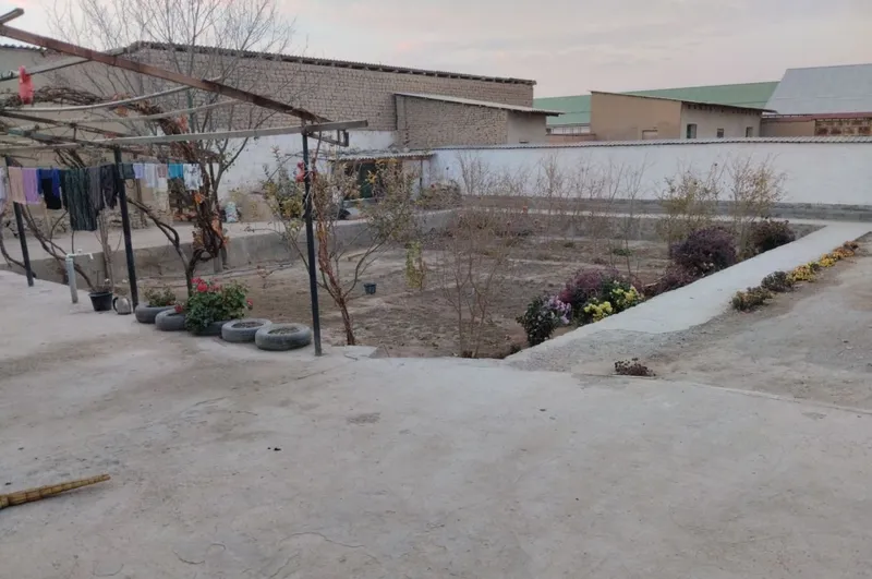 Продаётся дом в Навоийской области, Карманинском районе, МФЙ Боғишамол, улица ал-Хорезмий, дом 159. 4