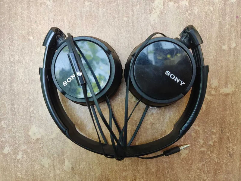 Проводные наушники Sony 1 Проводные наушники Sony 1