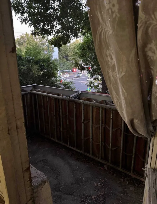 73 m² 3 xonali kvartira sotiladi, 3/5, ta’mirsiz (Yakkasaroy, Bratskiye) 5