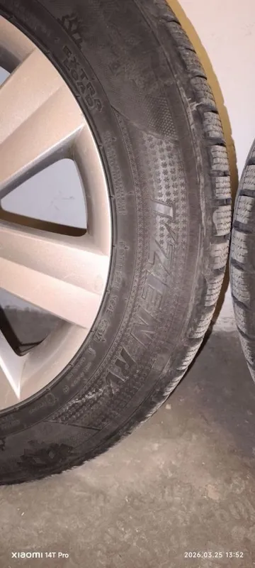Резина зимняя с Дисками Kumho 235/60 R18 4 Резина зимняя с Дисками Kumho 235/60 R18 4