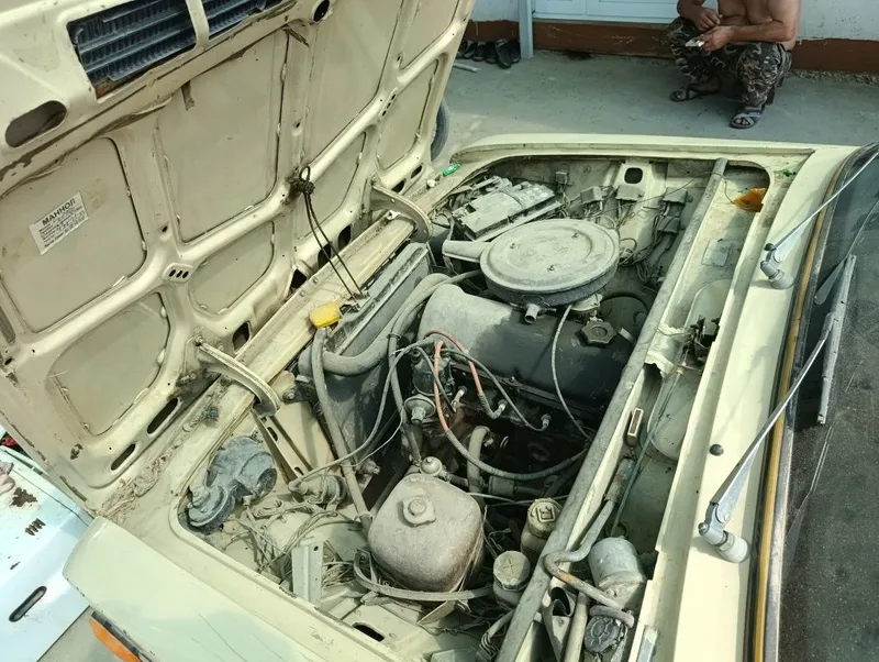Vaz 2106 sotiladi srochni 5