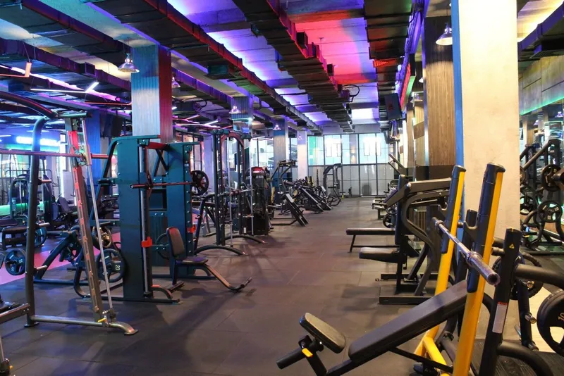 Simma Fit 6-15:00 годовой абонемент на фитнес клуб, бассейн и сауны 6