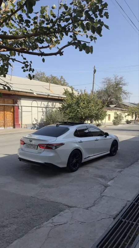 Toyota Camry Grand Full Hybrid panorama Luk — фото 1