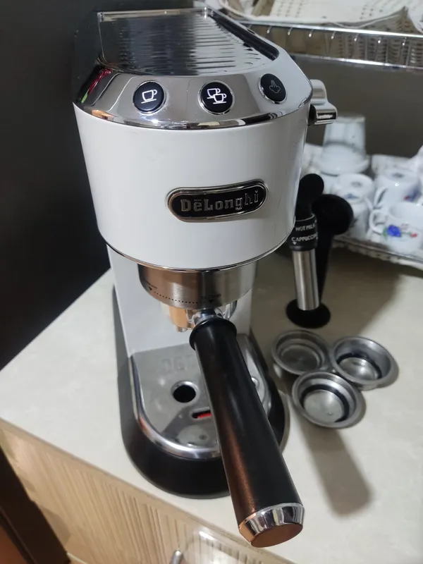 Рожковая кофемашина delonghi dedica style — фото 4