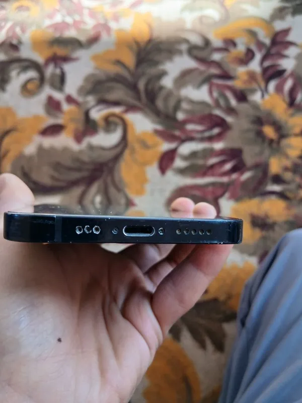 iPhone 12, память 64 ГБ, состояние 75% 6