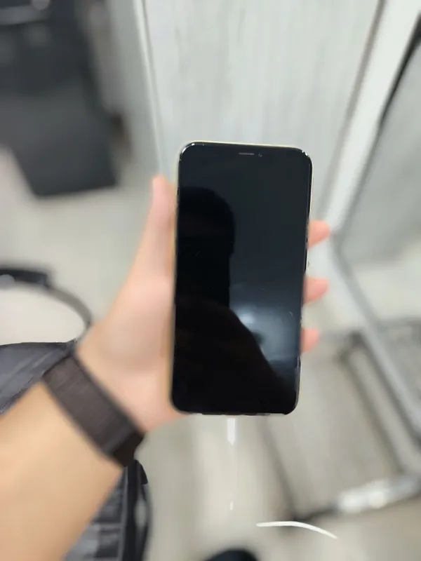 Iphone Xr sotiladi 100$ Iphone Xr sotiladi 100$