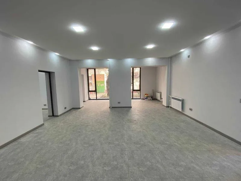ПРОДАЁТСЯ коммерция 120 м2 метро Ойбек 8