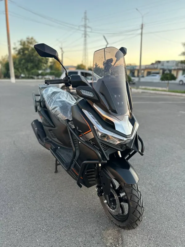 Бензиновый скутер V Max поступил в продажу в магазин 1 Бензиновый скутер V Max поступил в продажу в магазин 1