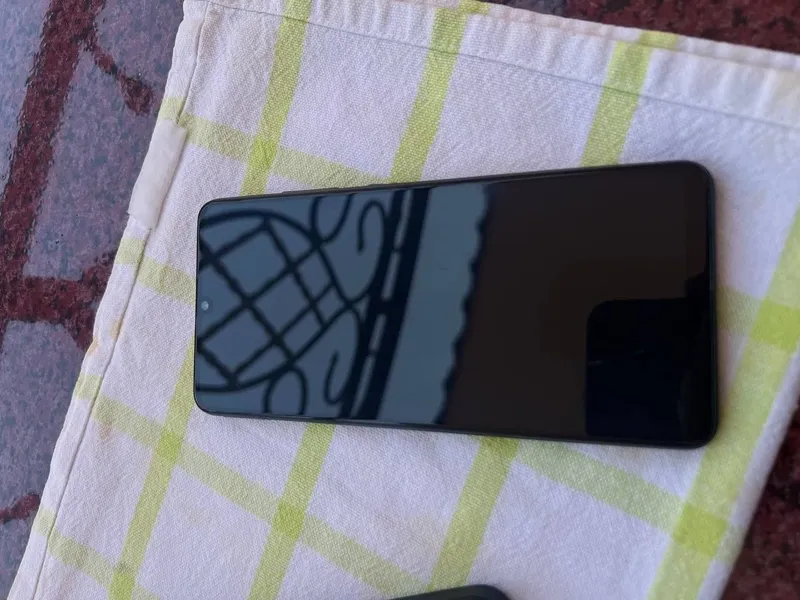 Samsung A32 sovg‘a: 2 ta tezkor zaryadlovchi, 2 ta g‘ilof va powerbank 4