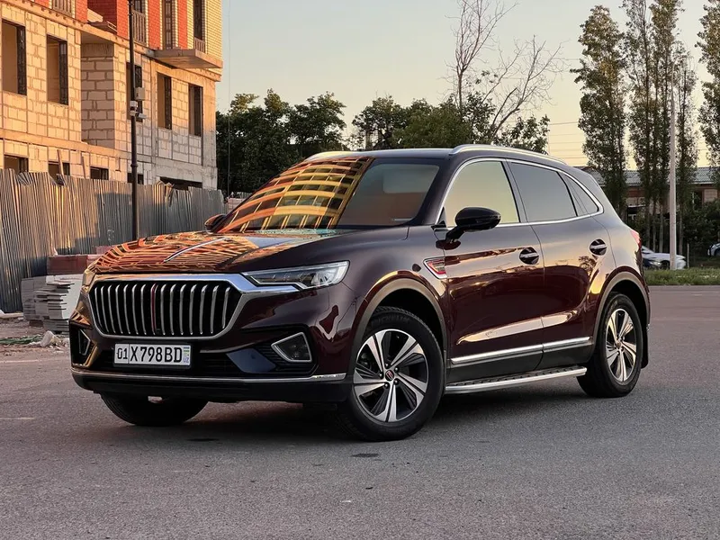 FAW Hongqi HS5 2.0 turbo