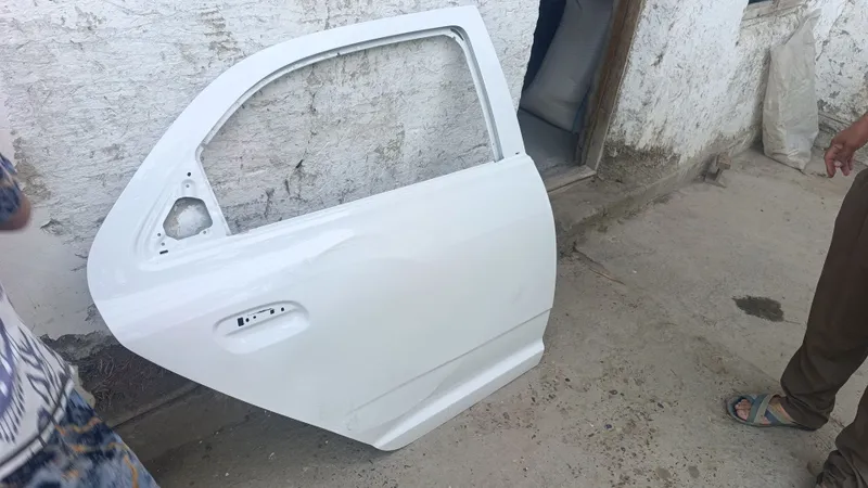 Cobalt pasajir tomon old va orqa eshiklar — фото 1
