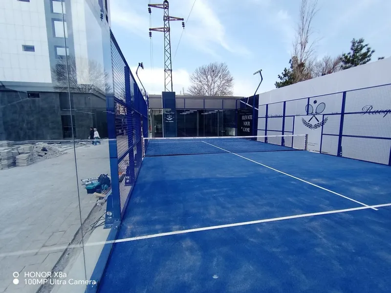 Padel usta mustahkam va sifatli kort