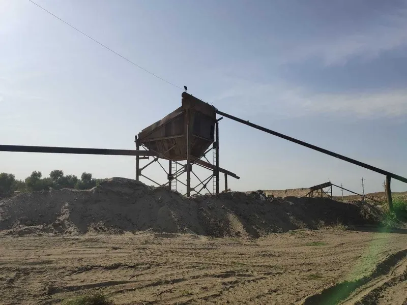 Сирдарёда кум карьер сотилади.Хужжатлари жойида тоза фирма 250000 3