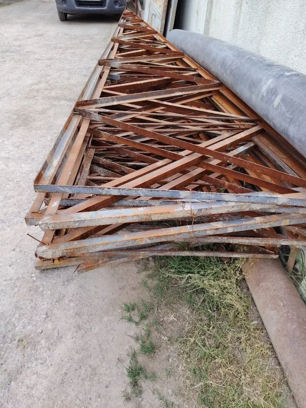 Metall fermalar va darvoza sotiladi