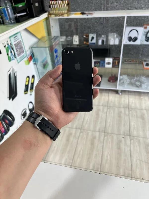 Iphone 8 ideal srochna 1