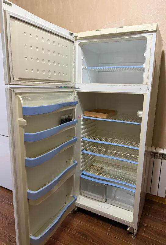 Холодильник Indesit 2