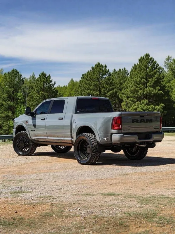 Ram 3500 Limited Mega Cab 2026 2 Ram 3500 Limited Mega Cab 2026 2