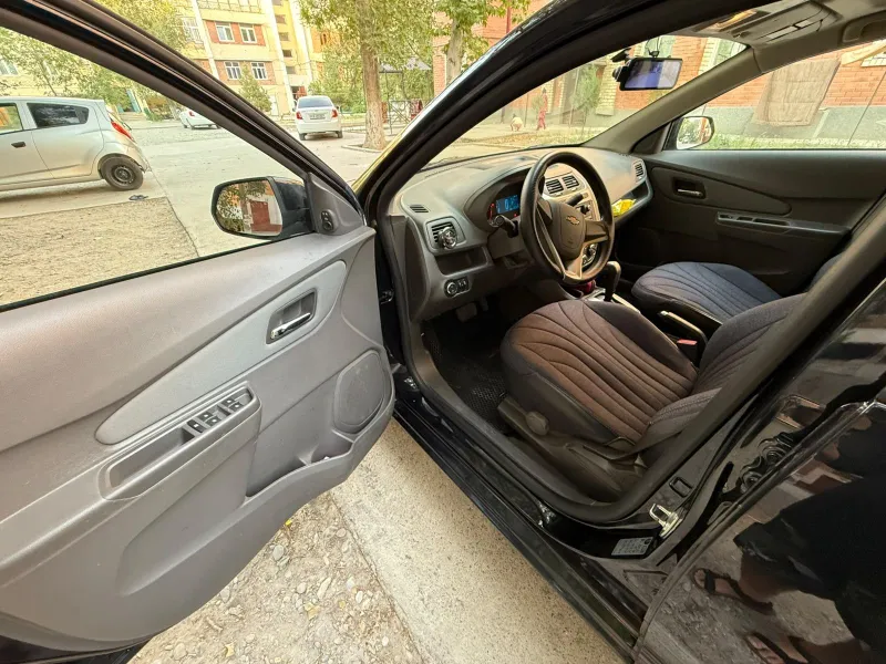 Автомобиль Шеврале Кобальт 2024 6