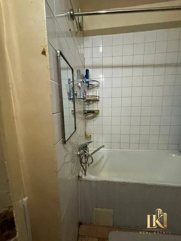 Oybek metrosi yaqinida 41 m² 2 xonali kvartira sotiladi 3