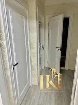 #100 4/3/4 Просторная 4-комнатная квартира с большим балконом 12 кв.м.! Ремонт, раздельный с/у, не торец — фото 2