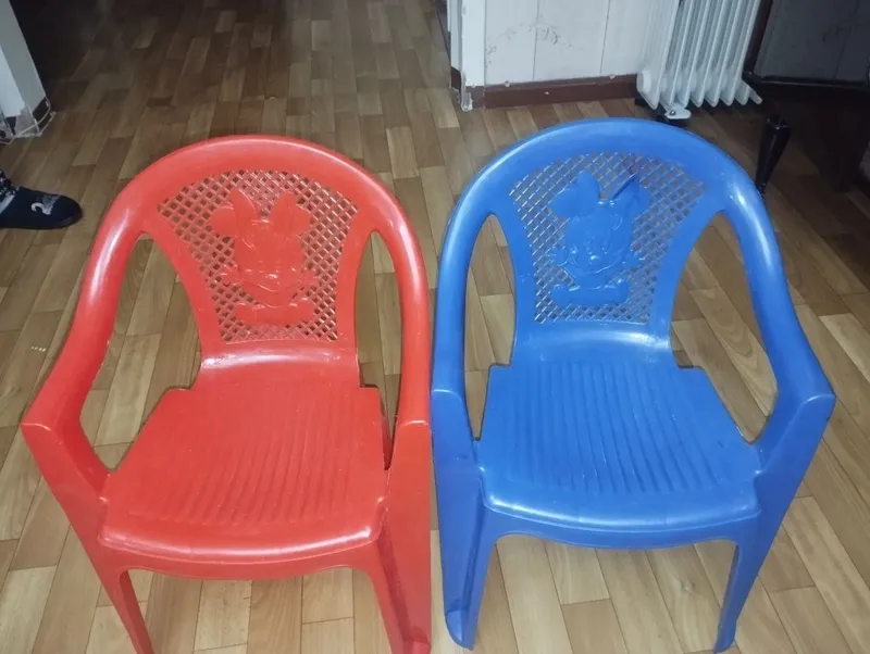 Пластиковые детские стулья. Пластиковые детские стулья.