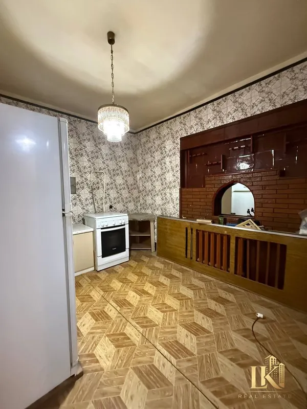 Продаётся просторная 3-комнатная квартира в кирпичном доме 7