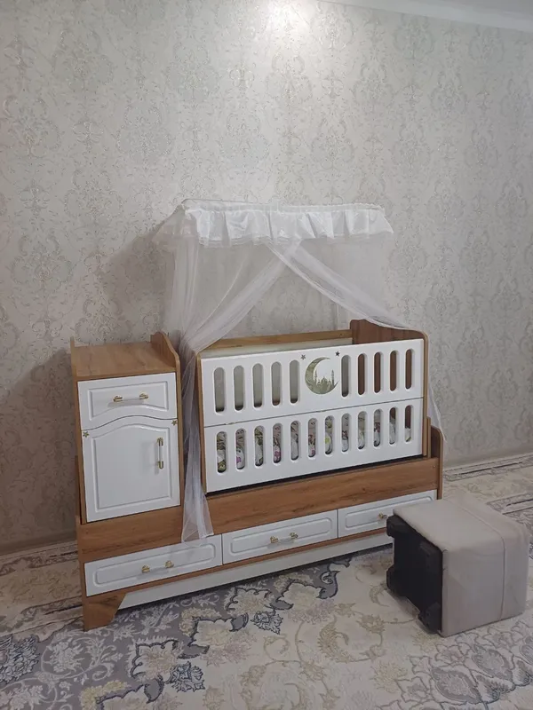 Detskiy kolobelka, divan ham bo'ladi, kichik shkafchasi ham o'zida 1 Detskiy kolobelka, divan ham bo'ladi, kichik shkafchasi ham o'zida 1