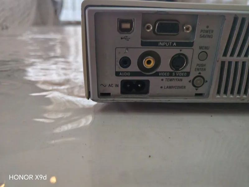 продам проектор SONY 3
