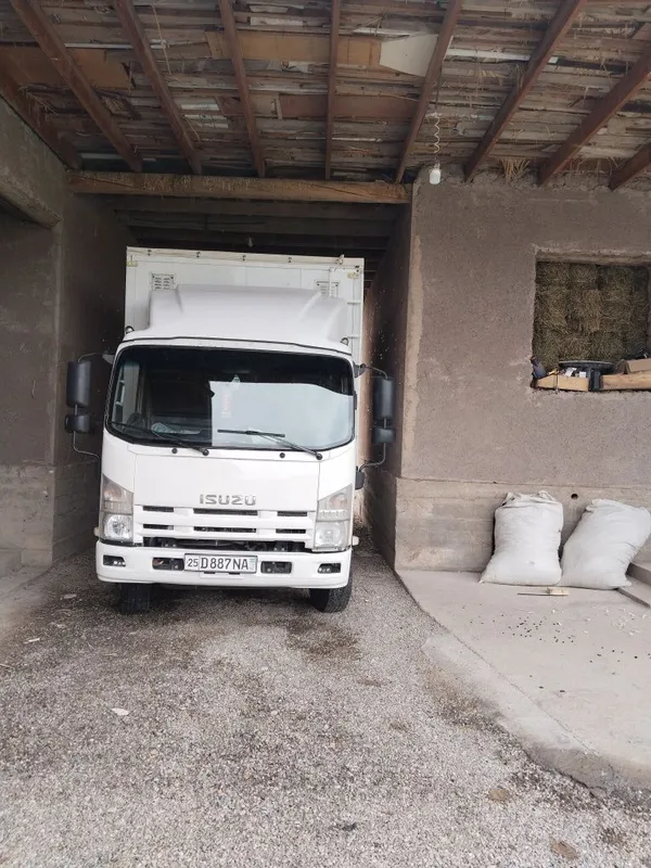 Isuzu sotiladi hammasi zavatiskoy senji 2013 yil ishlap chiqarilgan... 5 Isuzu sotiladi hammasi zavatiskoy senji 2013 yil ishlap chiqarilgan... 5