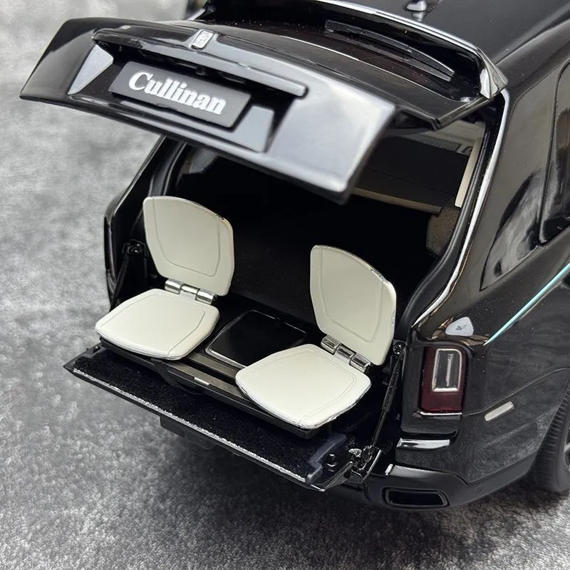 Rolls royce cullinan 1:18 mashtab koleksioner va bolalar o’yonchoq — фото 7