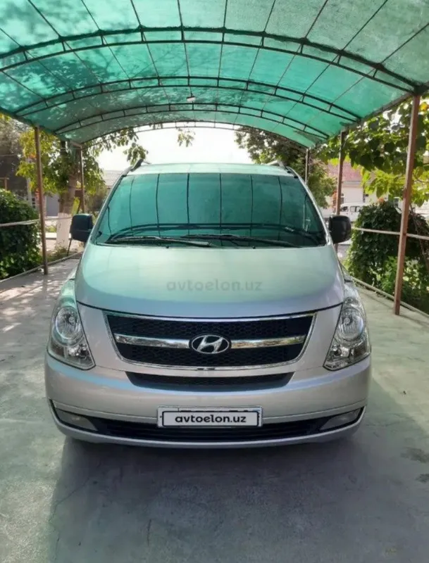 Hyundai Grand Starex