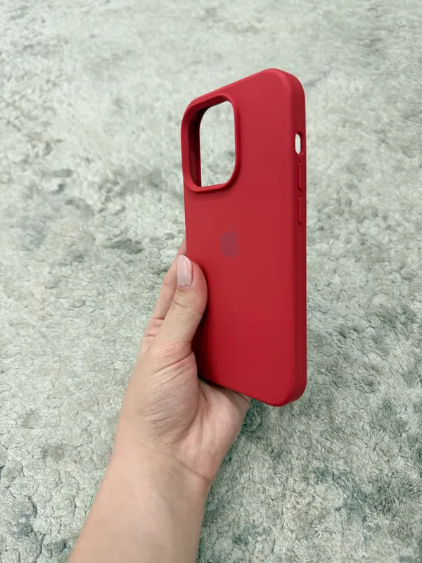 📱 Красный силиконовый чехол для iPhone 14 про