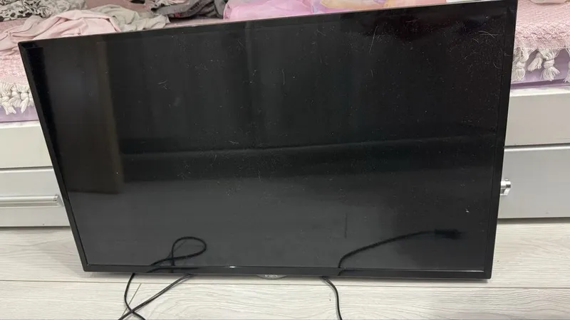 Телевизор Ясин 32’’