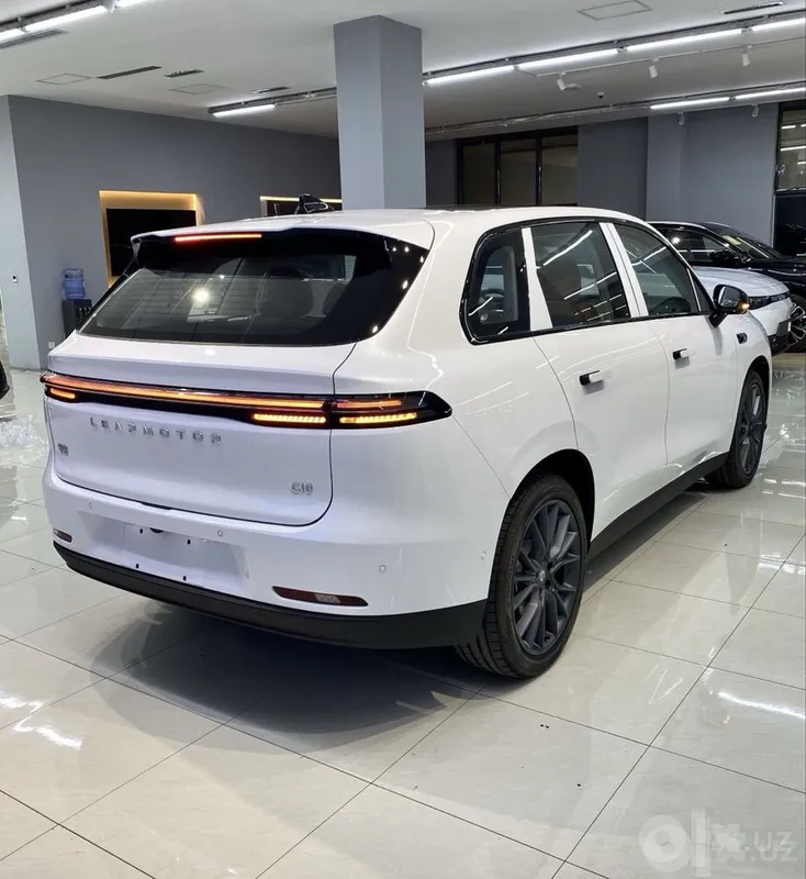 Leapmotor C10 605 км, электрический, полная комплектация, рестайлинг 2 Leapmotor C10 605 км, электрический, полная комплектация, рестайлинг 2