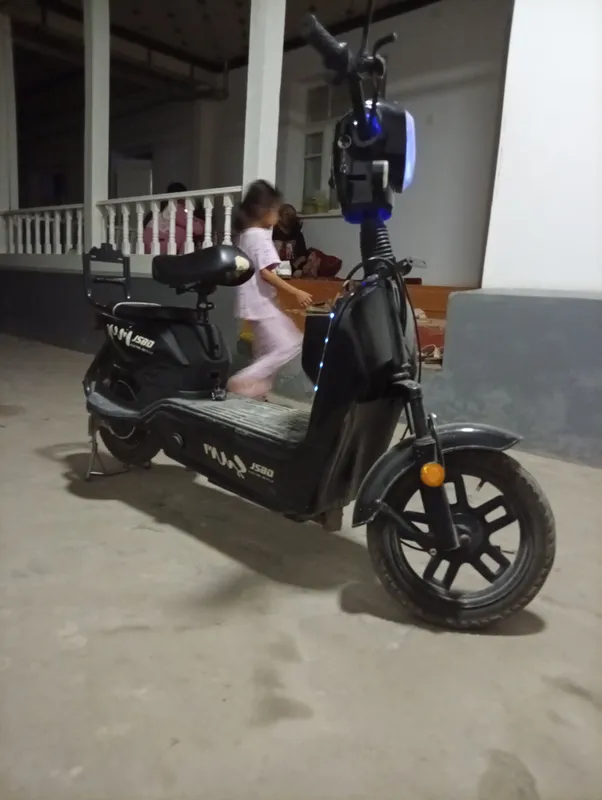 skuter rangi qora sotiladi 3 skuter rangi qora sotiladi 3