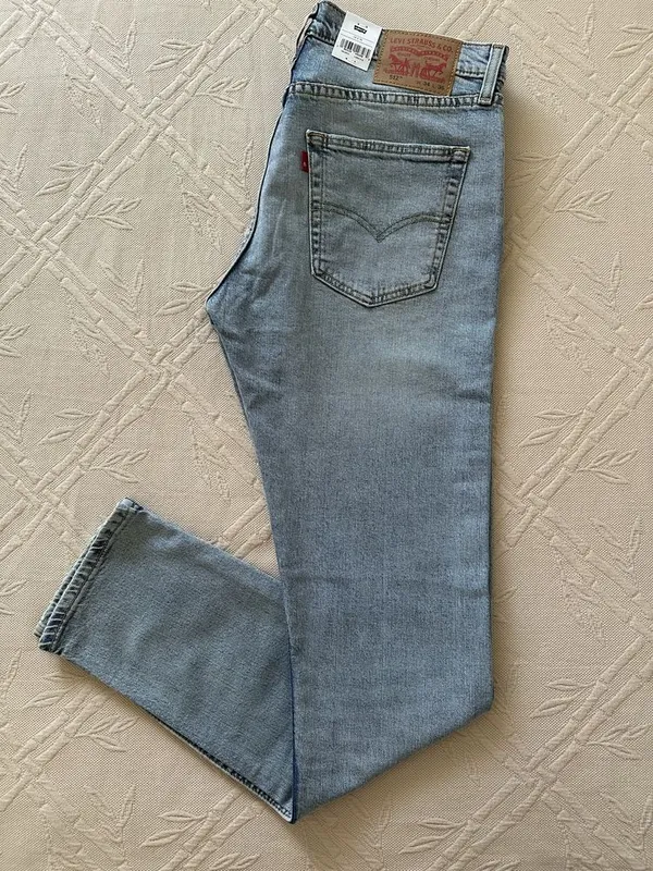 Продаются НОВЫЕ мужские джинсы Levi’s