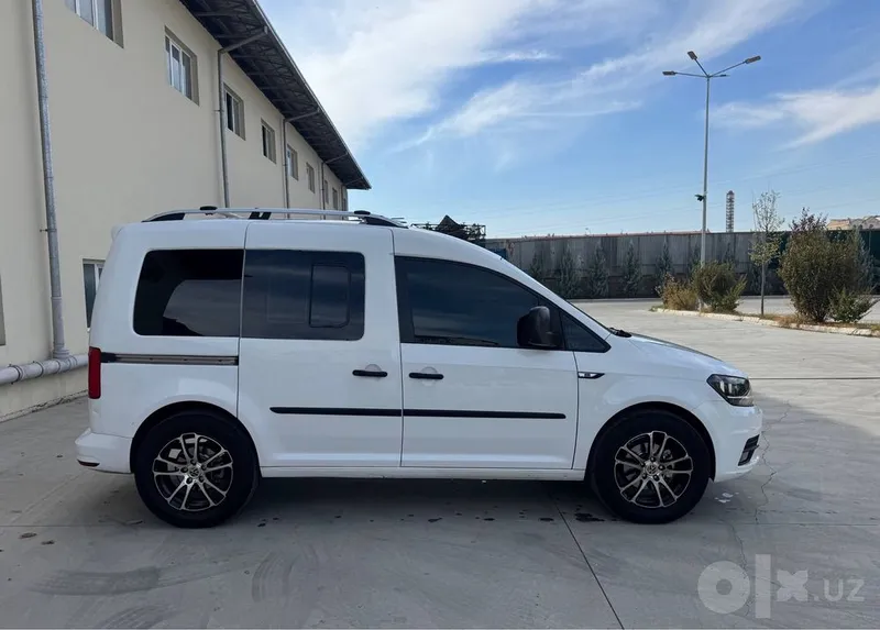 Volkswagen Caddy (7-местный) 2 Volkswagen Caddy (7-местный) 2
