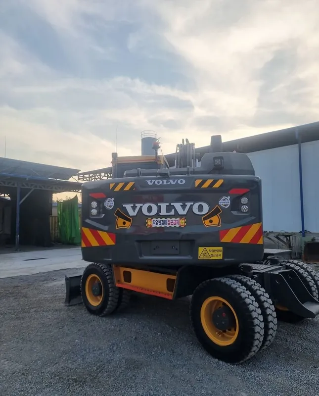 Экскаватор Volvo 140, наработка 8 Экскаватор Volvo 140, наработка 8