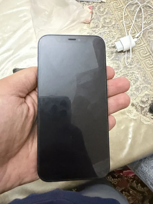 Iphone 12 Sotiladi xolati ideyal batareya 80 % 4 Iphone 12 Sotiladi xolati ideyal batareya 80 % 4