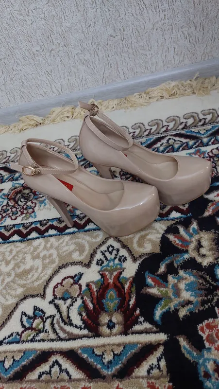 Sofia brendidan yangi tufliy