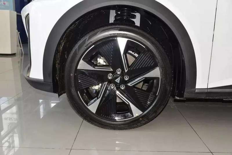 Changan Deepal SL07 215max 2026yil 0probeg 8 Changan Deepal SL07 215max 2026yil 0probeg 8