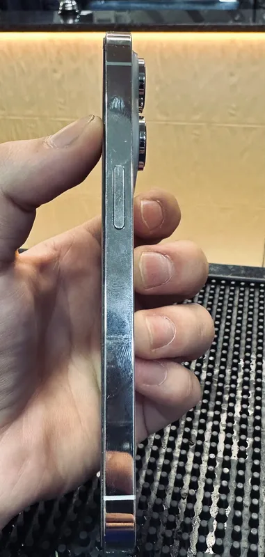 iPhone 14 Pro 2