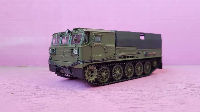 Сборная модель - Средний артиллерийский тягач АТС-59Г 1:43 AVD Models — фото 1