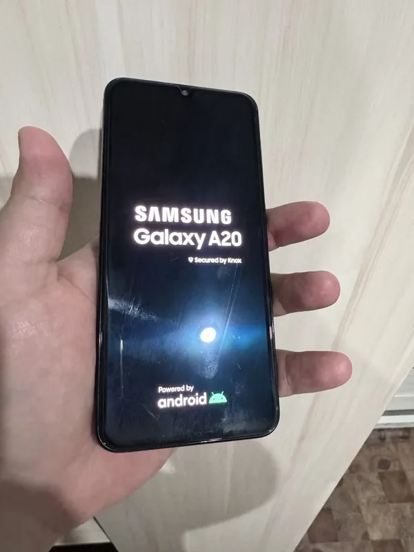 Samsung a20 32 gigabayt 1 Samsung a20 32 gigabayt 1